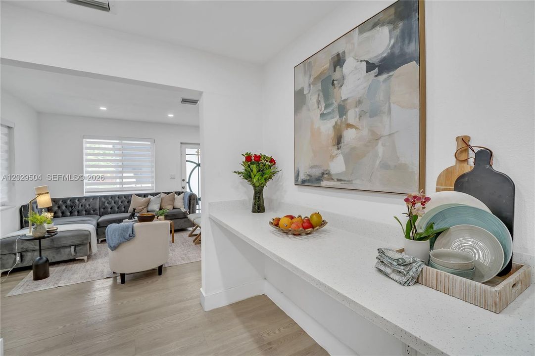For Sale: $515,000 (3 beds, 2 baths, 960 Square Feet)