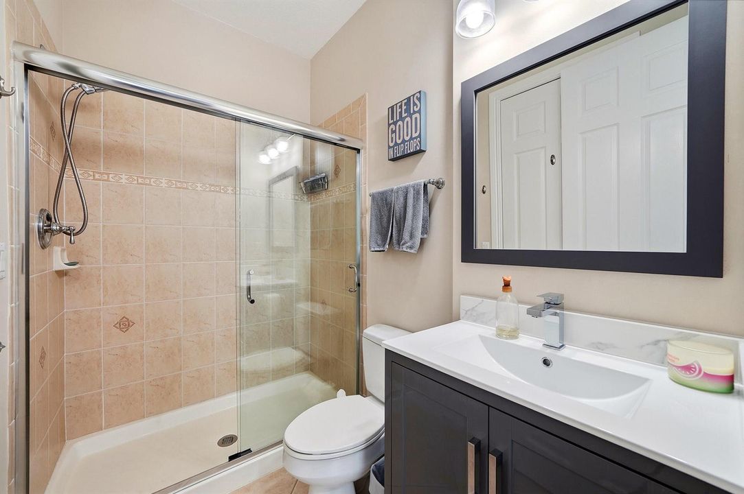 2nd Level Full Bath