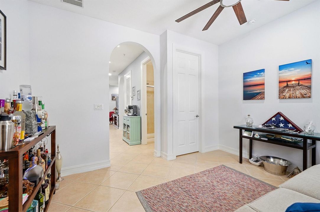 Den/FLex Room