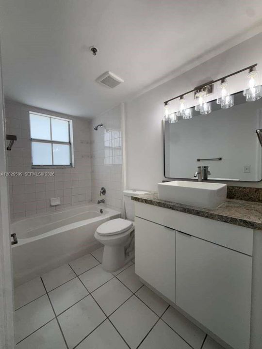 Active With Contract: $1,935 (1 beds, 1 baths, 730 Square Feet)