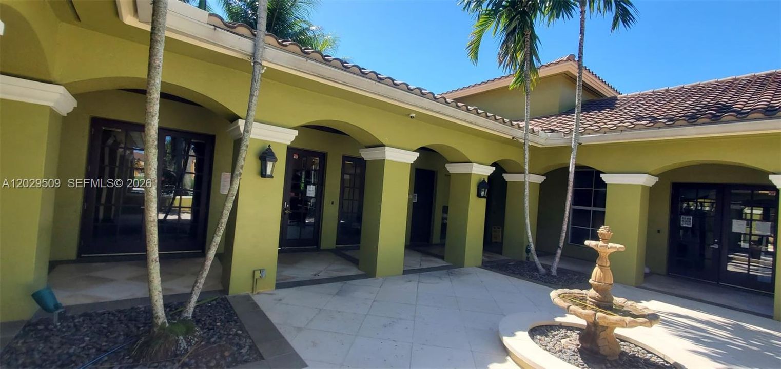 Active With Contract: $1,935 (1 beds, 1 baths, 730 Square Feet)