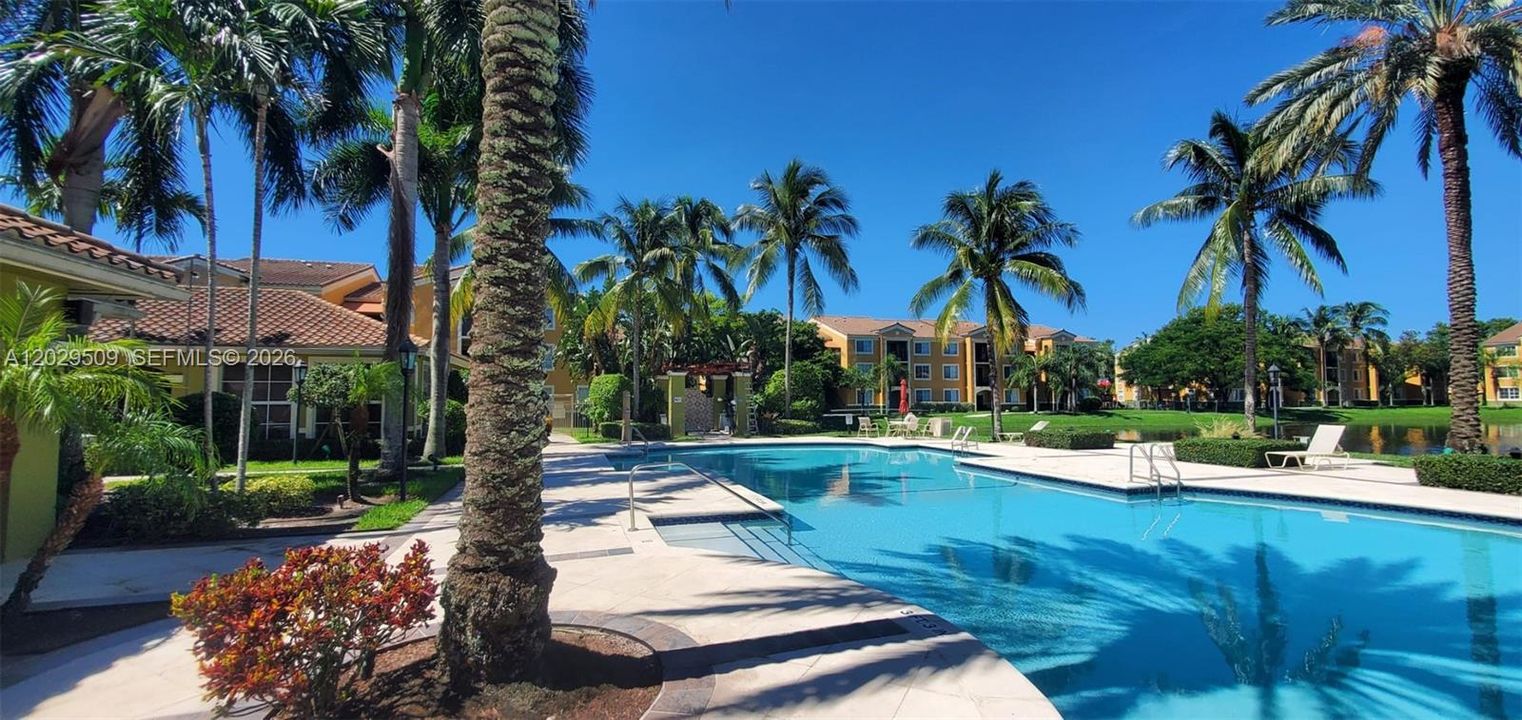 Active With Contract: $1,935 (1 beds, 1 baths, 730 Square Feet)