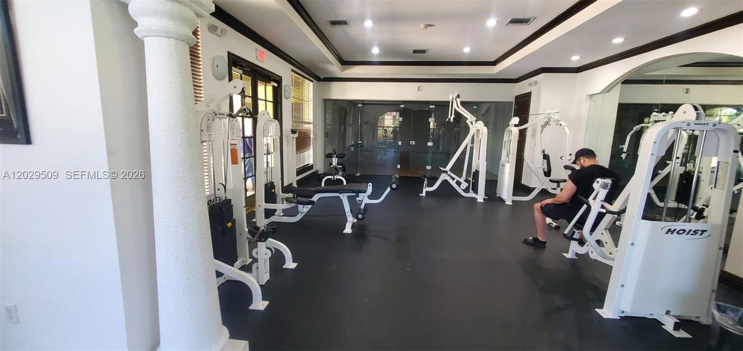 Active With Contract: $1,935 (1 beds, 1 baths, 730 Square Feet)