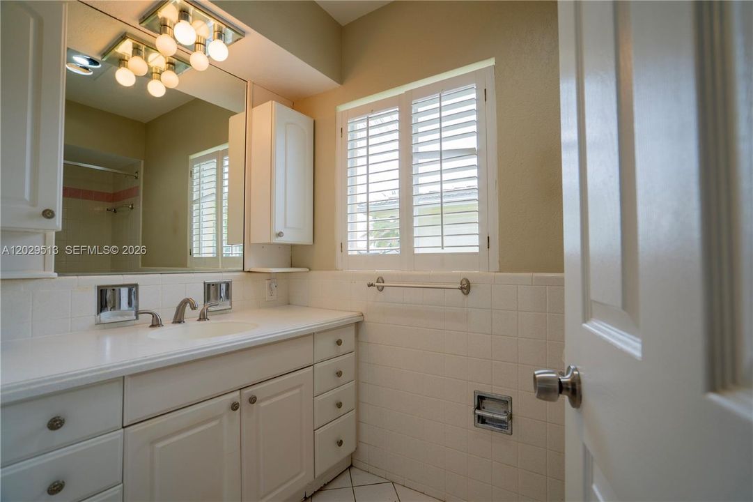 For Rent: $3,200 (2 beds, 2 baths, 1473 Square Feet)