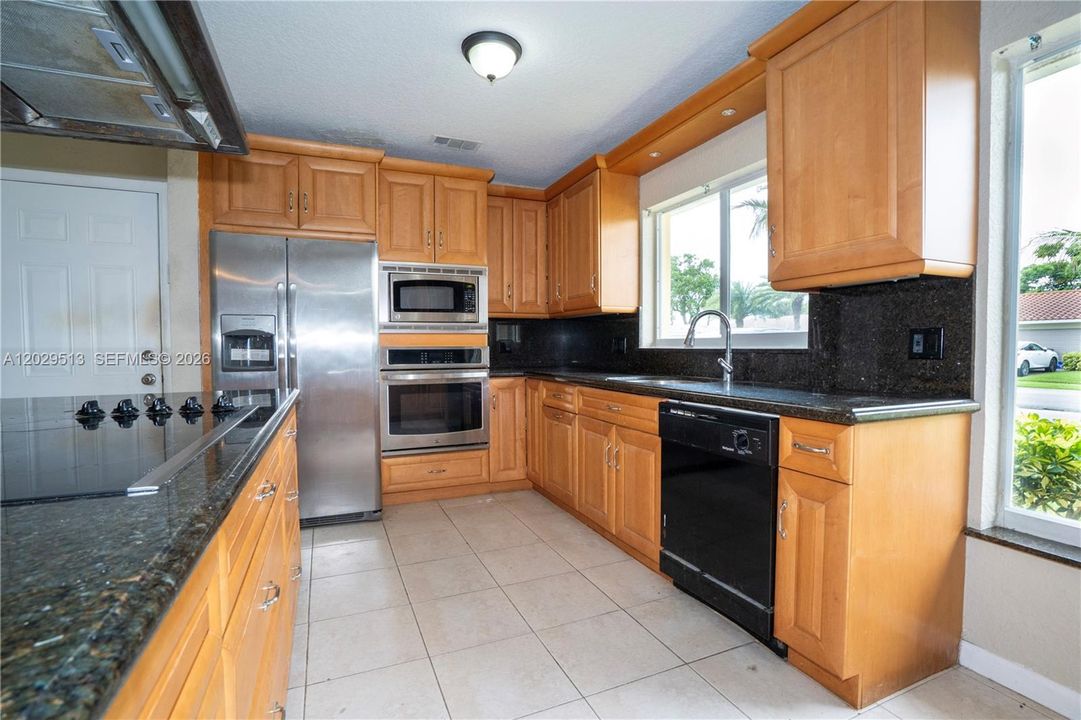 For Rent: $3,200 (2 beds, 2 baths, 1473 Square Feet)
