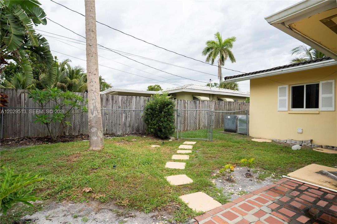 For Rent: $3,200 (2 beds, 2 baths, 1473 Square Feet)