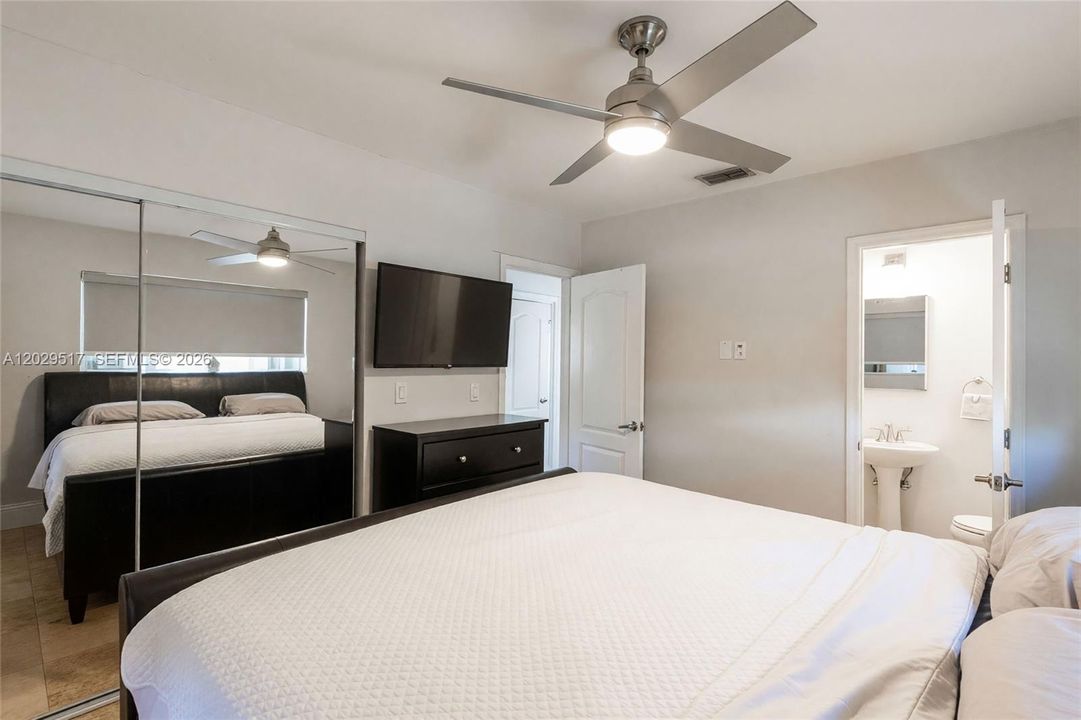 Active With Contract: $699,900 (4 beds, 2 baths, 1404 Square Feet)