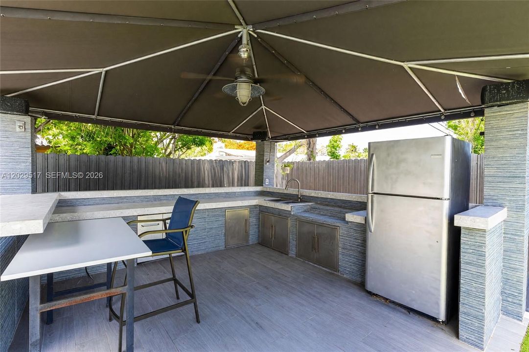 Active With Contract: $699,900 (4 beds, 2 baths, 1404 Square Feet)