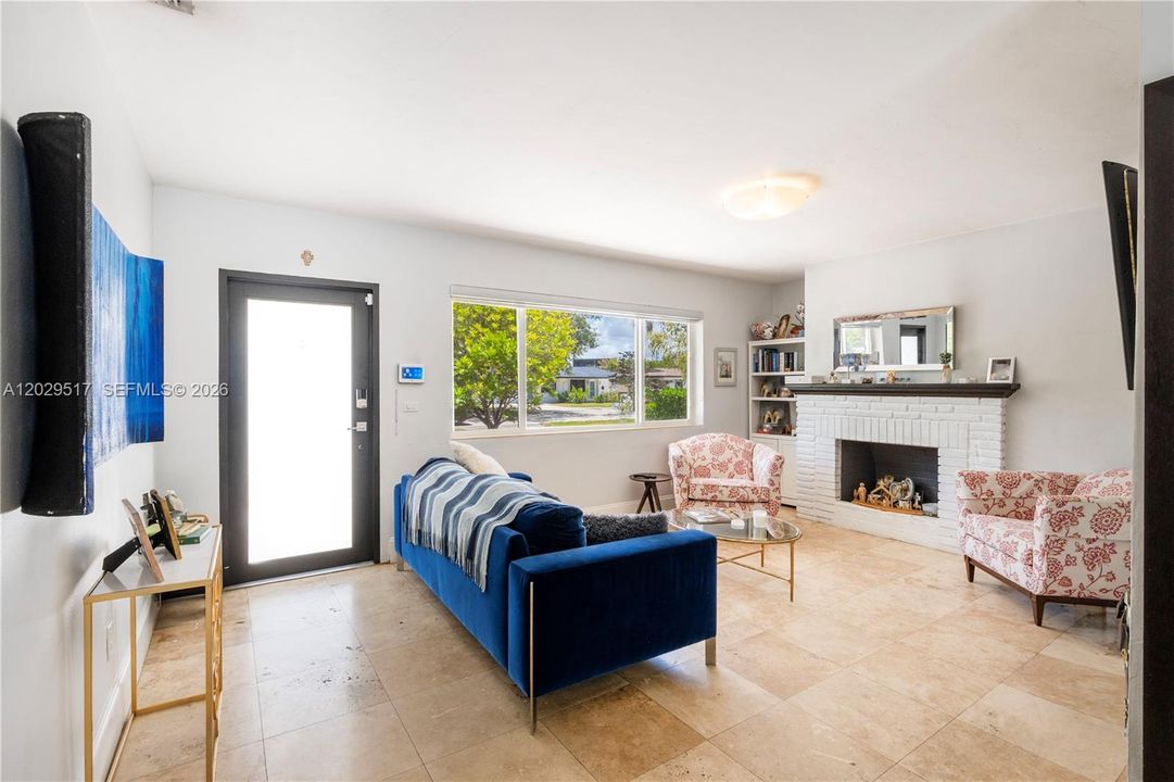 Active With Contract: $699,900 (4 beds, 2 baths, 1404 Square Feet)
