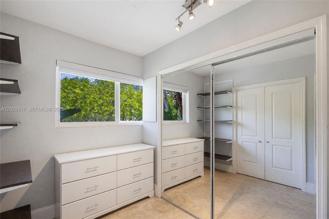 Active With Contract: $699,900 (4 beds, 2 baths, 1404 Square Feet)