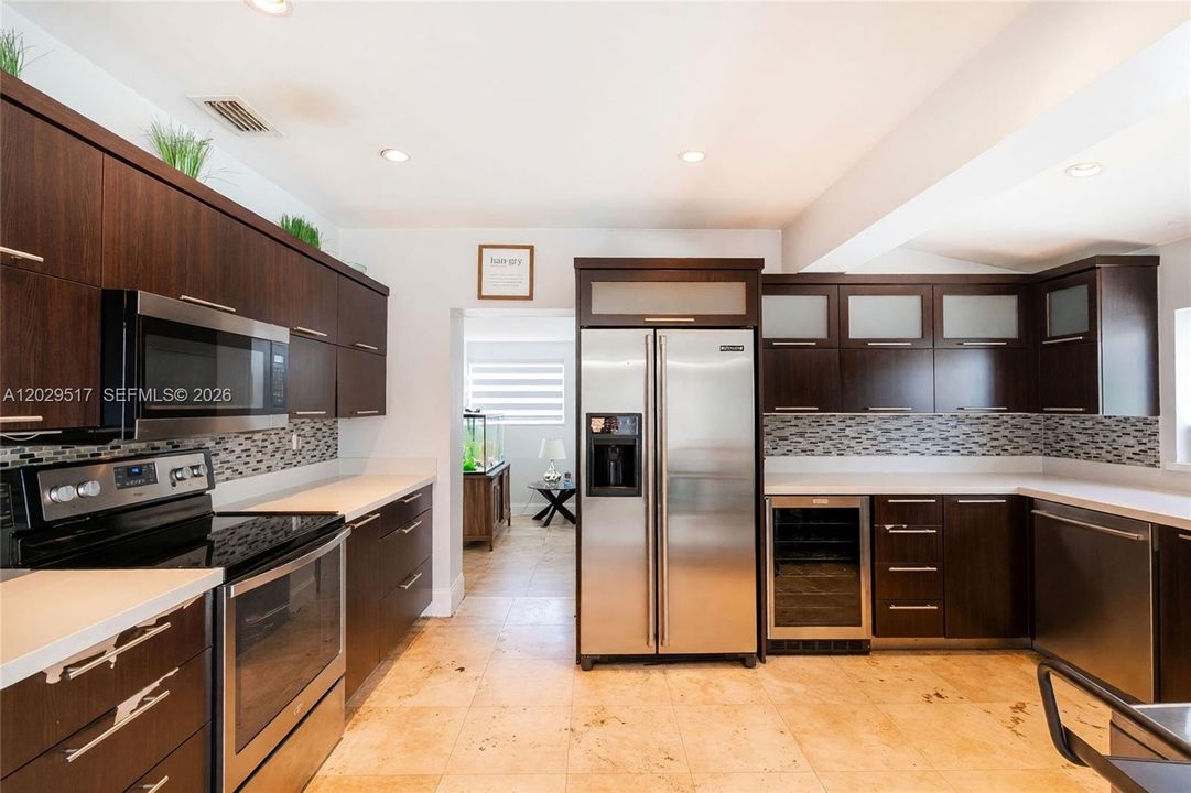 Active With Contract: $699,900 (4 beds, 2 baths, 1404 Square Feet)