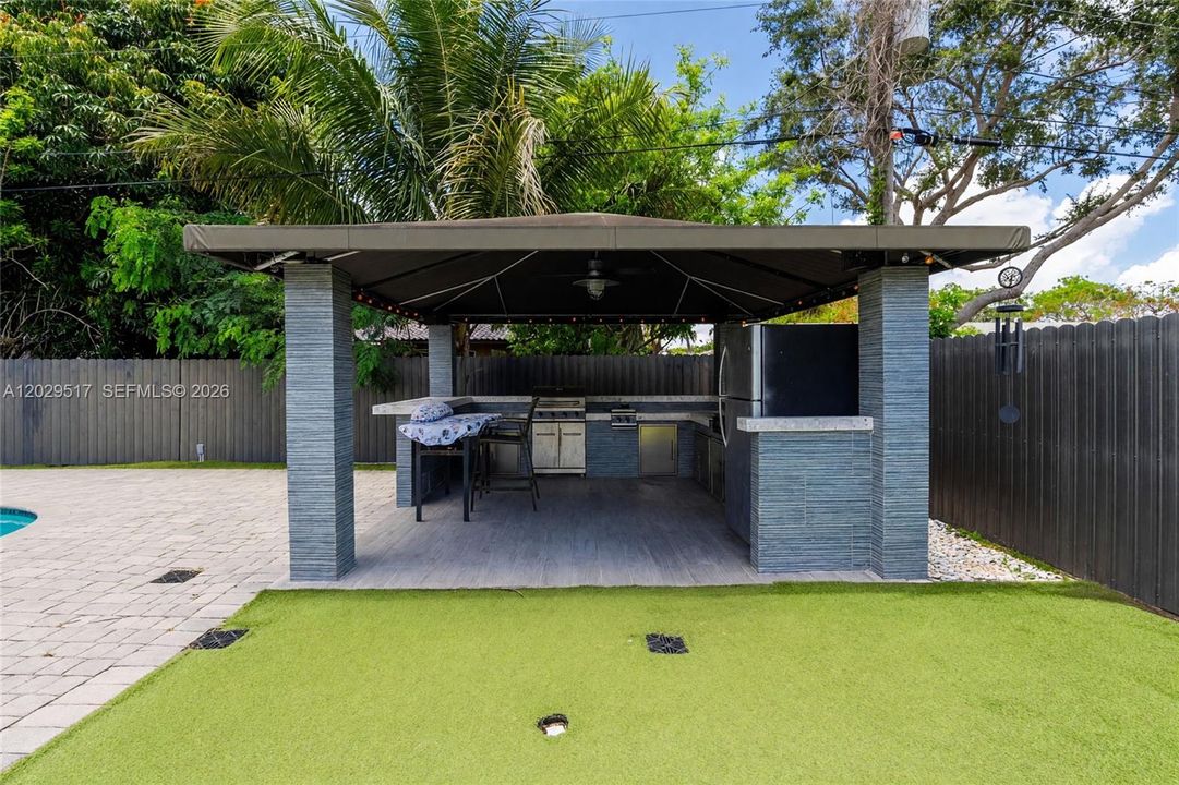 Active With Contract: $699,900 (4 beds, 2 baths, 1404 Square Feet)