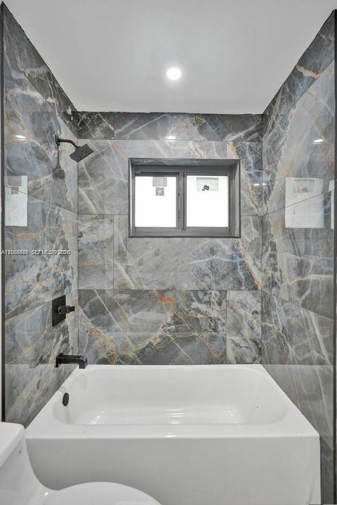 На продажу: $599,000 (4 спален, 2 ванн, 1168 Квадратных фут)