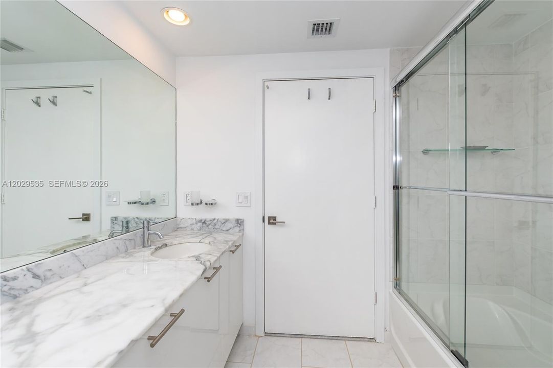 Active With Contract: $5,300 (2 beds, 2 baths, 1289 Square Feet)