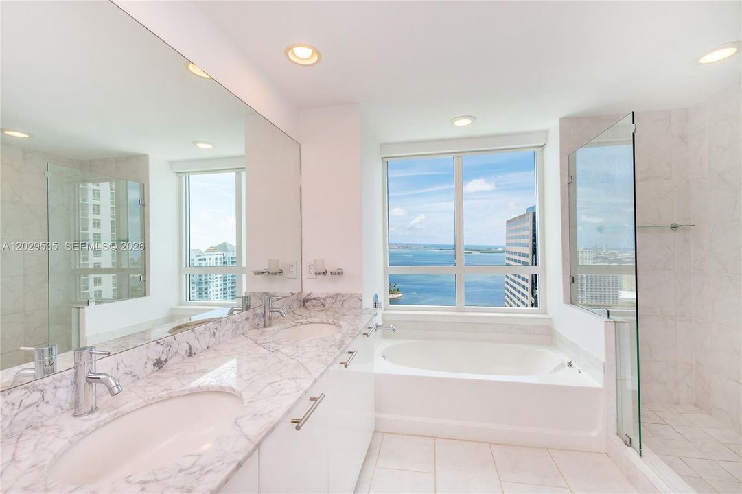 Active With Contract: $5,300 (2 beds, 2 baths, 1289 Square Feet)