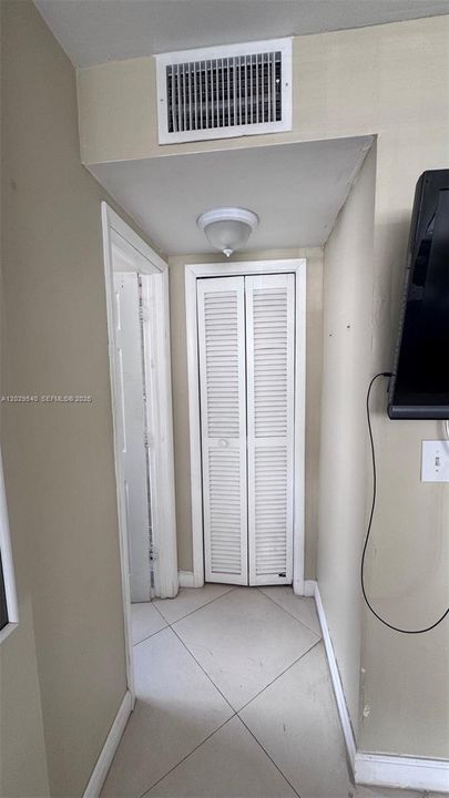 For Sale: $329,000 (0 beds, 1 baths, 410 Square Feet)