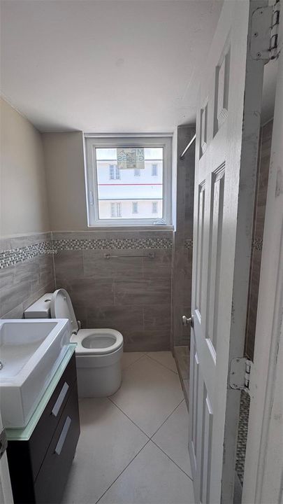 For Sale: $329,000 (0 beds, 1 baths, 410 Square Feet)