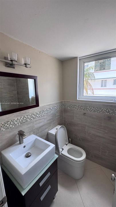 For Sale: $329,000 (0 beds, 1 baths, 410 Square Feet)