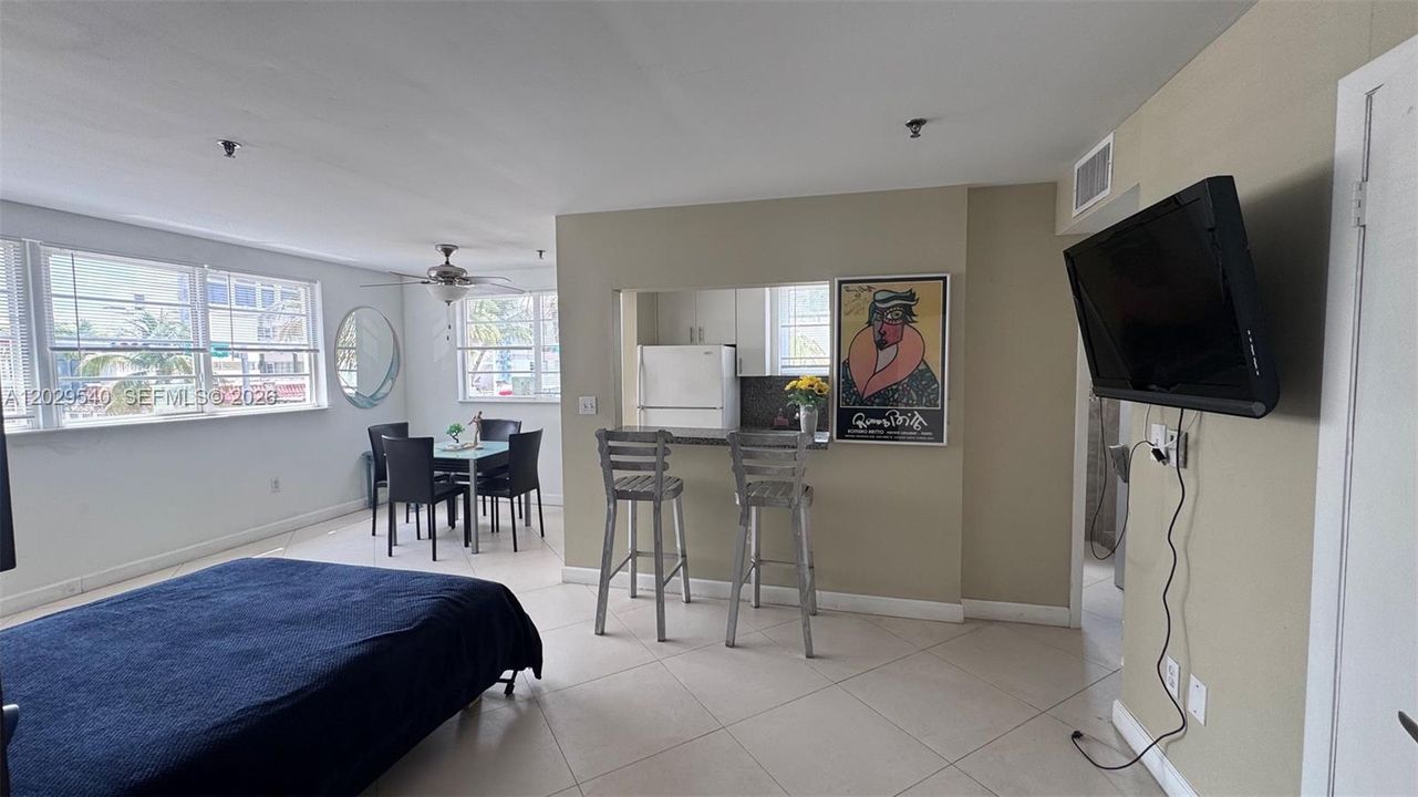 For Sale: $329,000 (0 beds, 1 baths, 410 Square Feet)