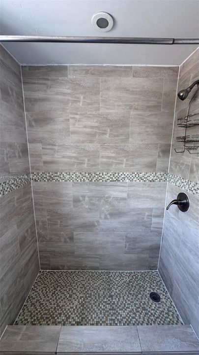 For Sale: $329,000 (0 beds, 1 baths, 410 Square Feet)