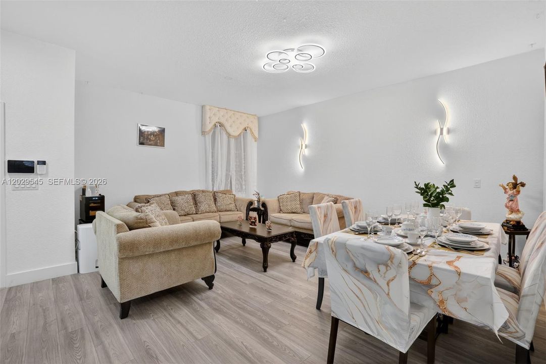 На продажу: $449,900 (3 спален, 2 ванн, 1656 Квадратных фут)