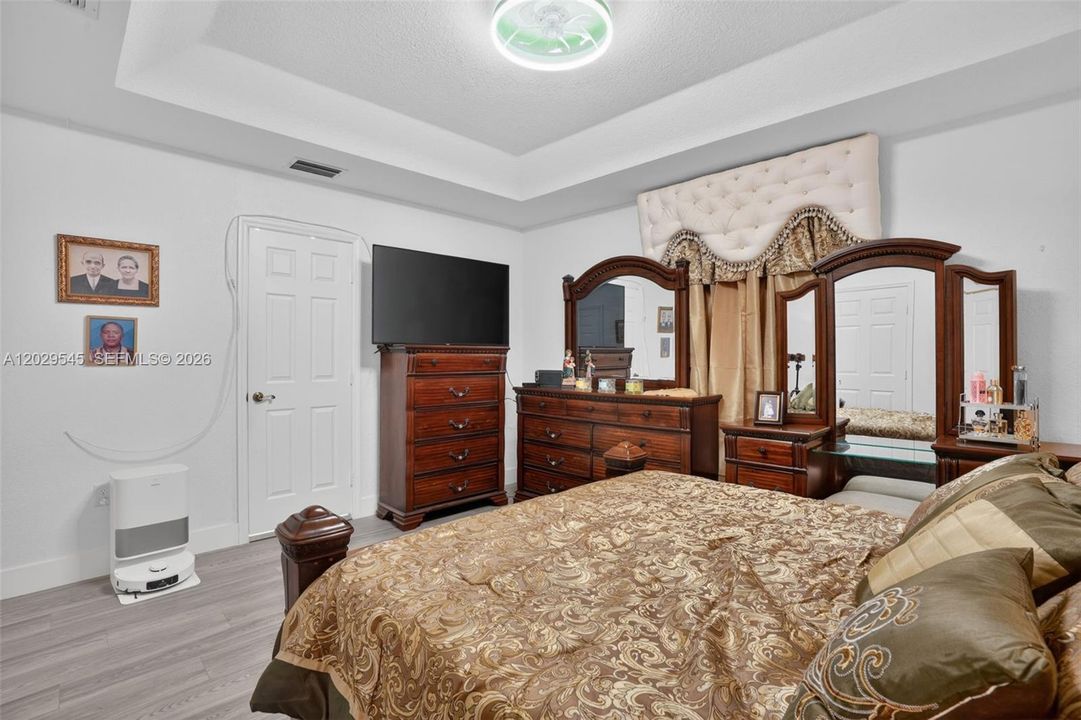 На продажу: $449,900 (3 спален, 2 ванн, 1656 Квадратных фут)