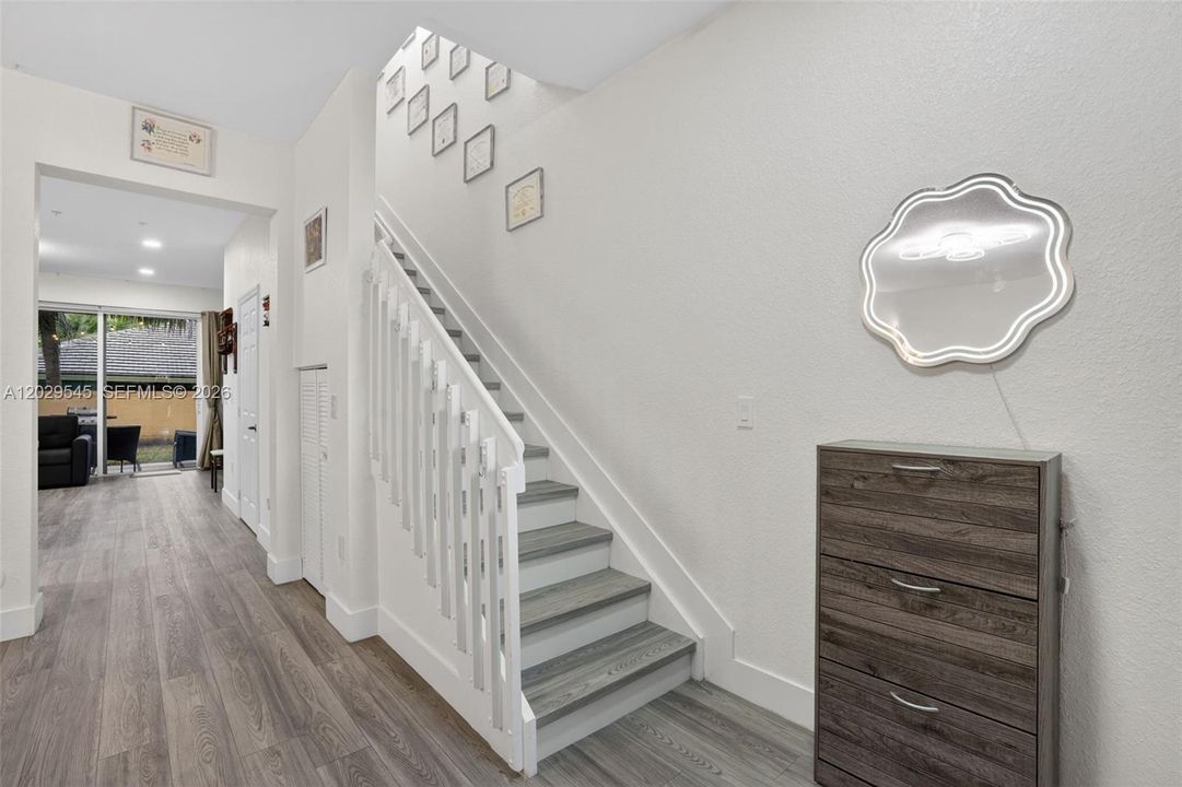 На продажу: $449,900 (3 спален, 2 ванн, 1656 Квадратных фут)
