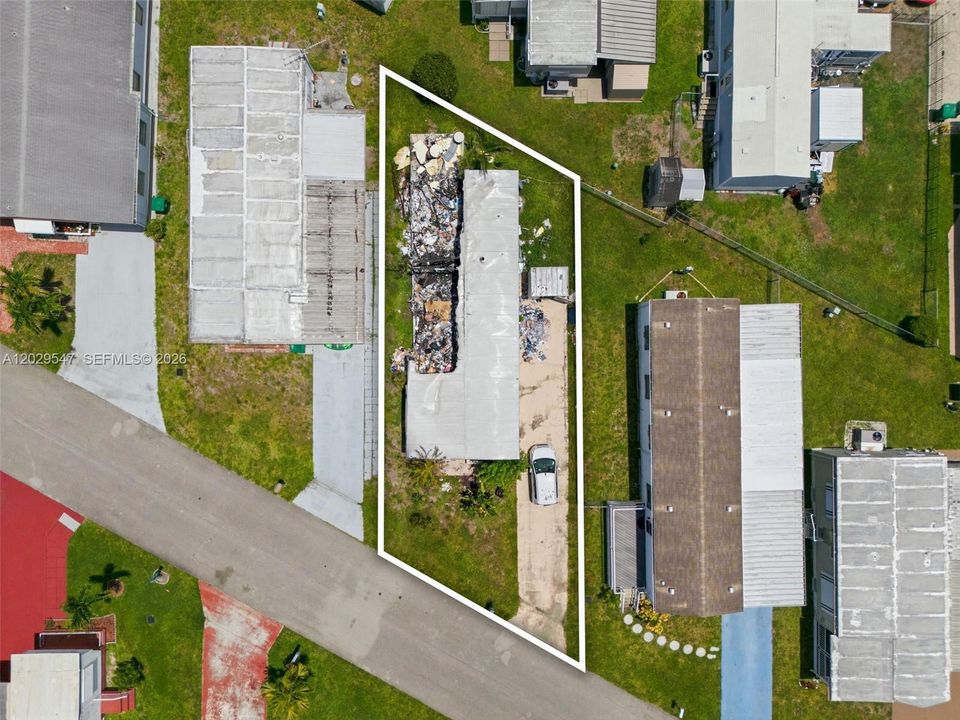 На продажу: $40,000 (0.07 acres)