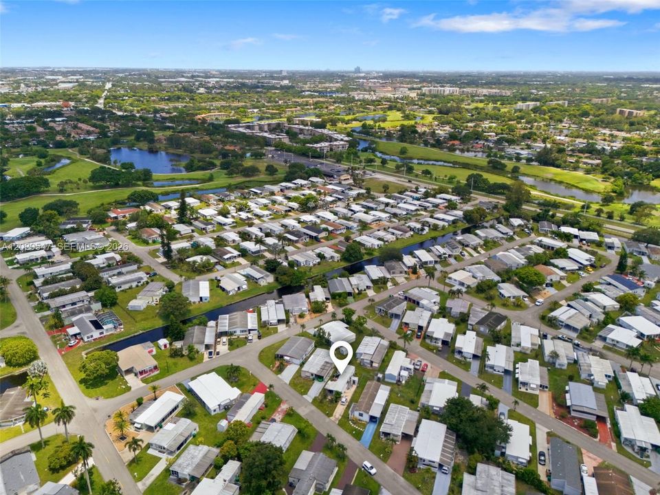 На продажу: $40,000 (0.07 acres)