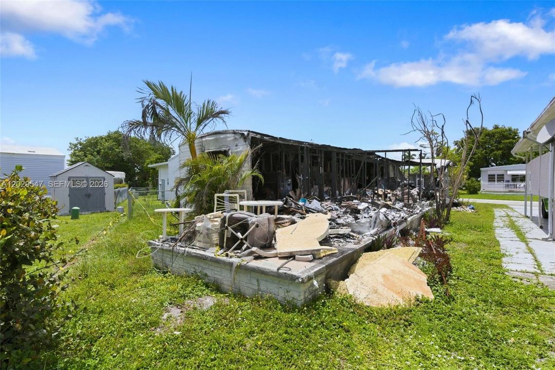 На продажу: $40,000 (0.07 acres)