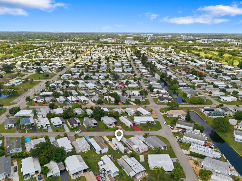На продажу: $40,000 (0.07 acres)