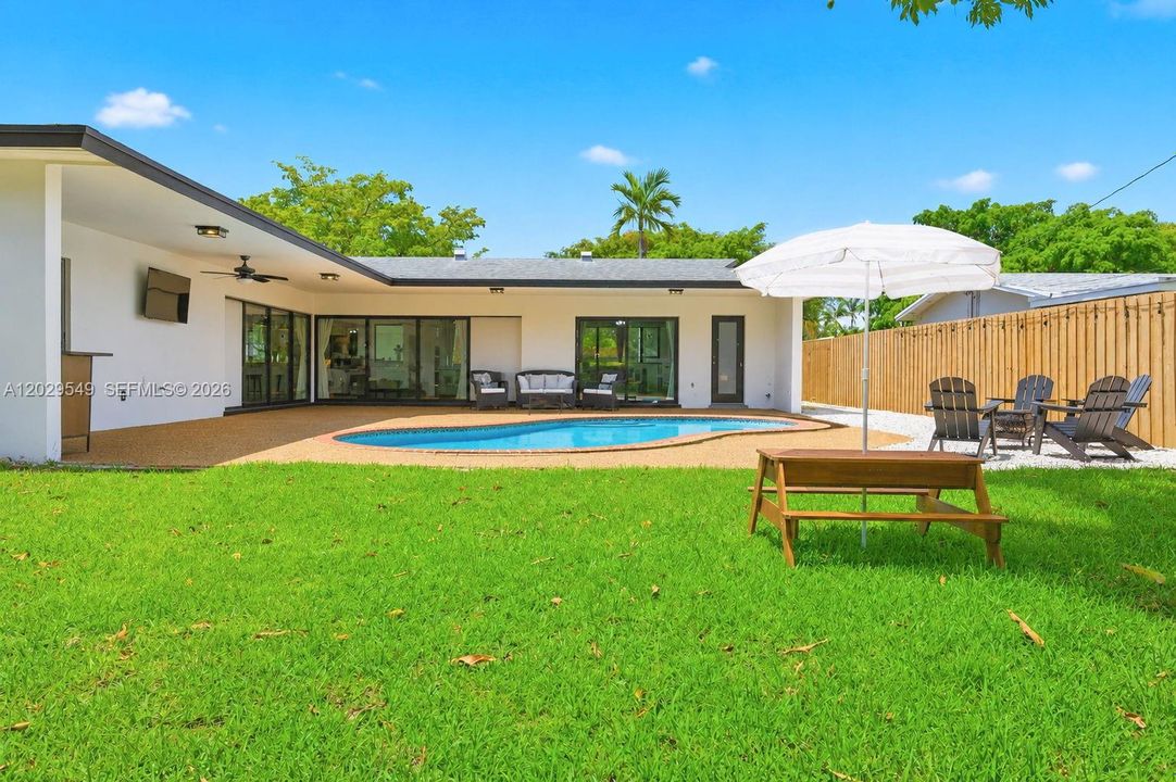 На продажу: $749,900 (3 спален, 2 ванн, 1792 Квадратных фут)