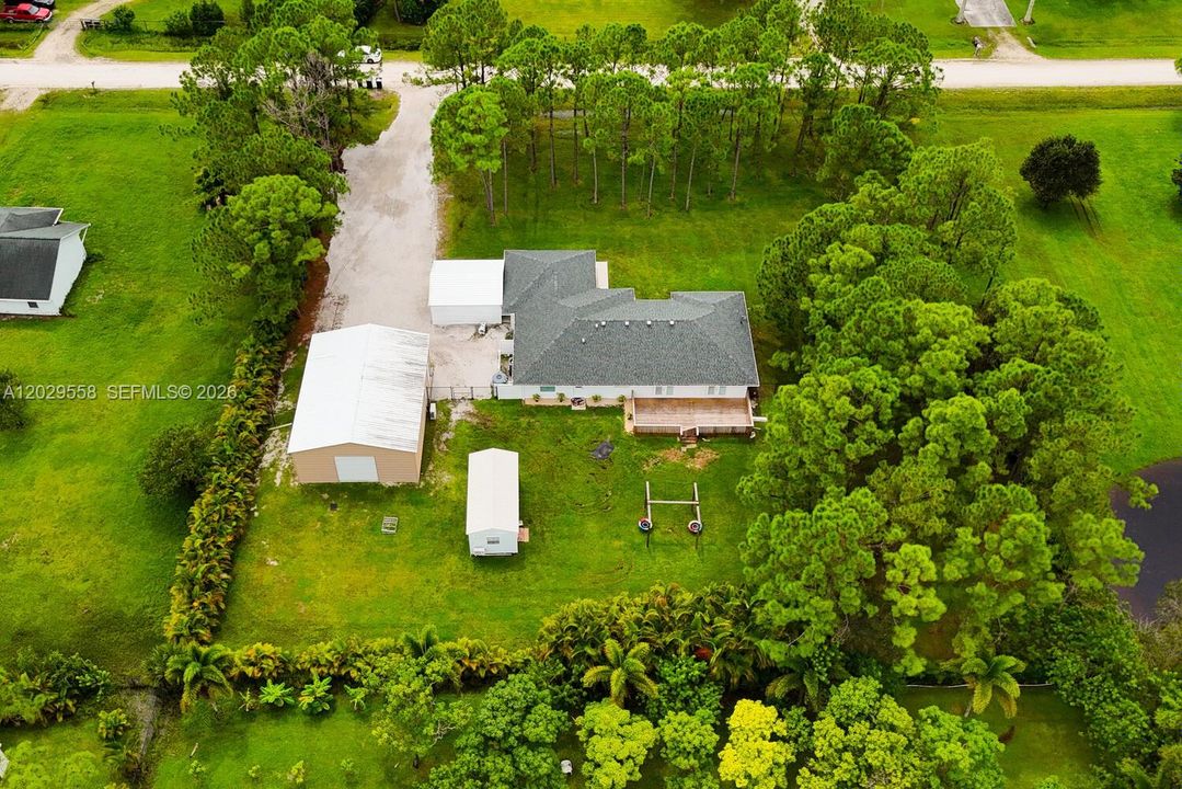 На продажу: $879,900 (4 спален, 2 ванн, 2340 Квадратных фут)