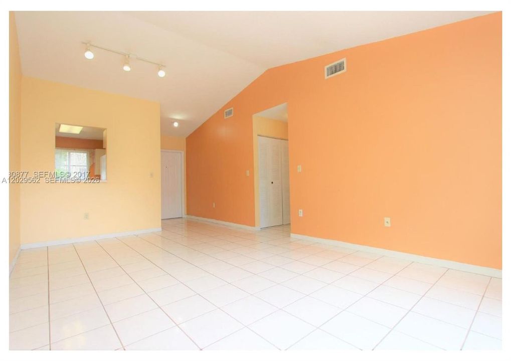 В аренду: $2,650 (3 спален, 2 ванн, 1050 Квадратных фут)