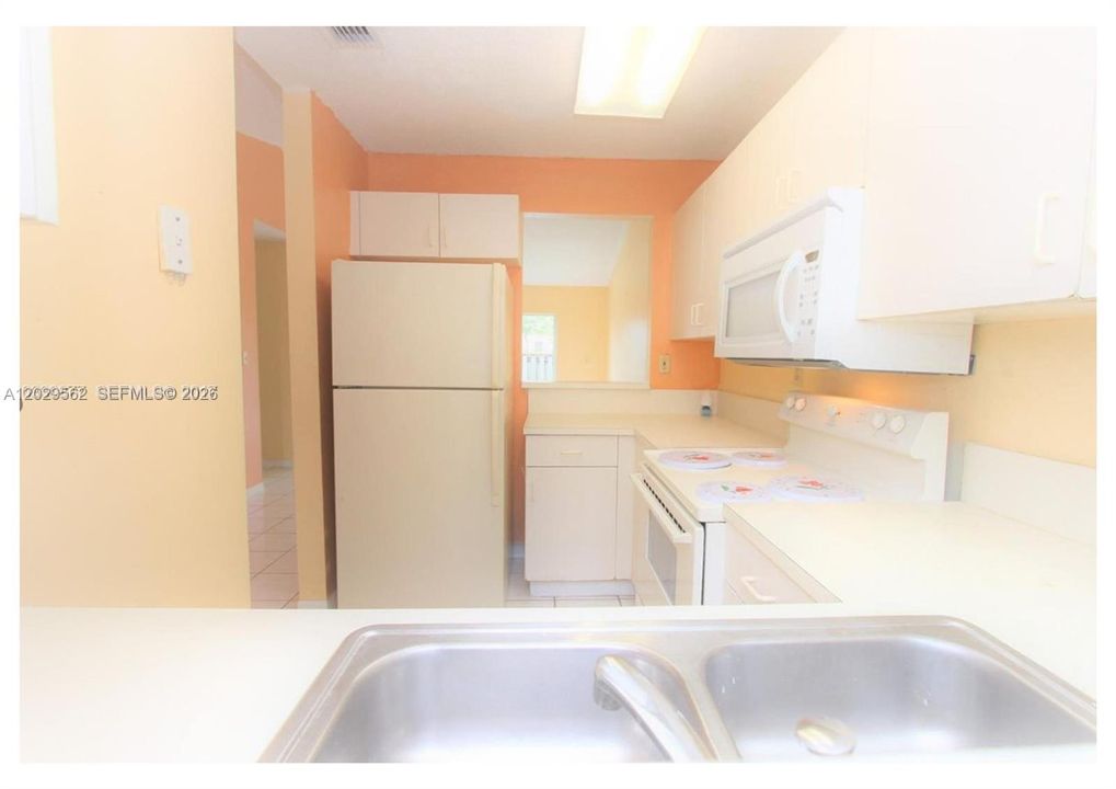 В аренду: $2,650 (3 спален, 2 ванн, 1050 Квадратных фут)