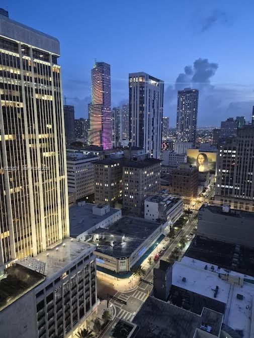 For Sale: $480,000 (1 beds, 1 baths, 700 Square Feet)