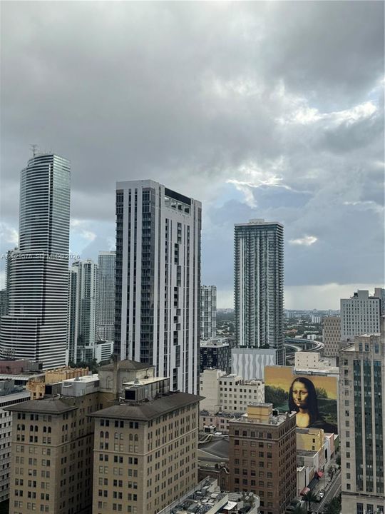 For Sale: $480,000 (1 beds, 1 baths, 700 Square Feet)
