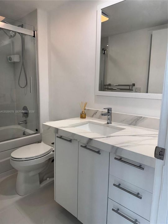 For Sale: $480,000 (1 beds, 1 baths, 700 Square Feet)