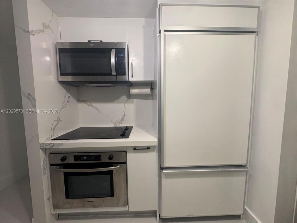 For Sale: $480,000 (1 beds, 1 baths, 700 Square Feet)