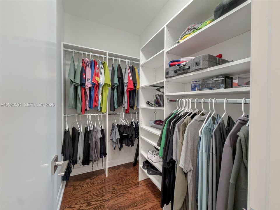 Bedroom 4 Closet