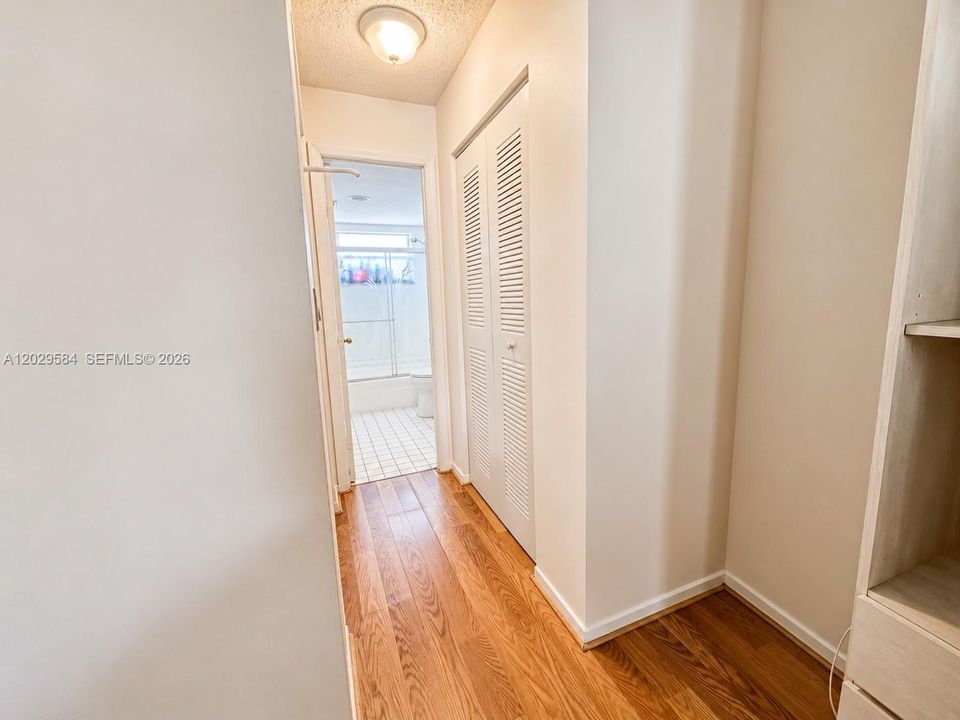 For Sale: $100,000 (1 beds, 1 baths, 588 Square Feet)