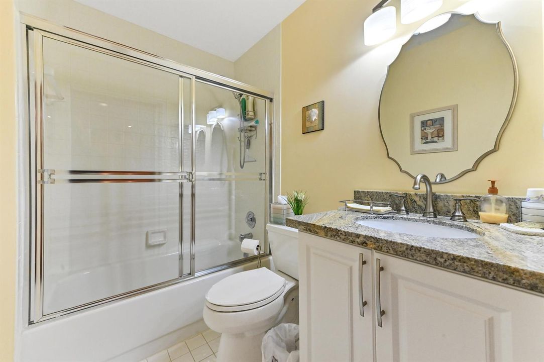 20 bathroom 02
