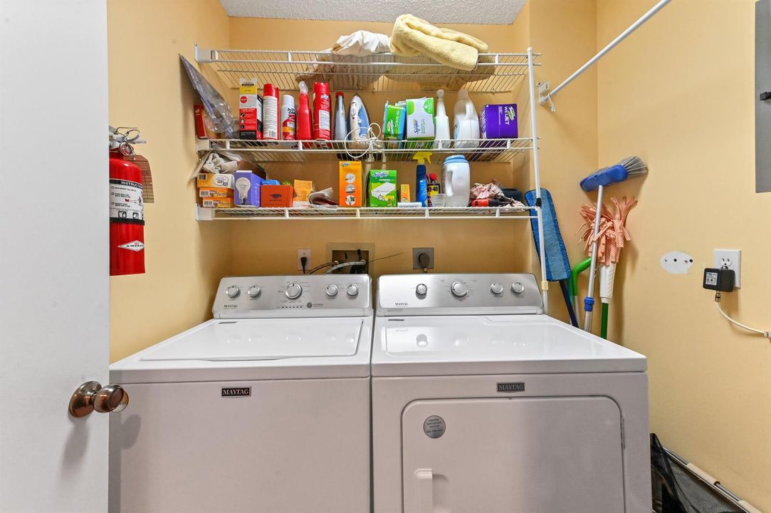 03 laundry room 01