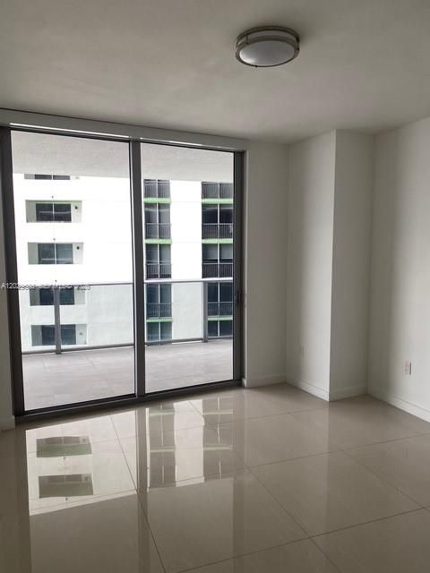 Activo con contrato: $7,500 (3 camas, 3 baños, 1592 Pies cuadrados)