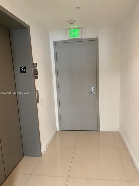 Activo con contrato: $7,500 (3 camas, 3 baños, 1592 Pies cuadrados)