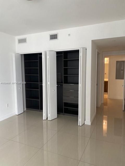 Activo con contrato: $7,500 (3 camas, 3 baños, 1592 Pies cuadrados)