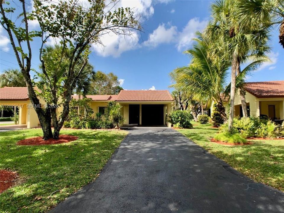For Sale: $449,999 (2 beds, 2 baths, 1956 Square Feet)