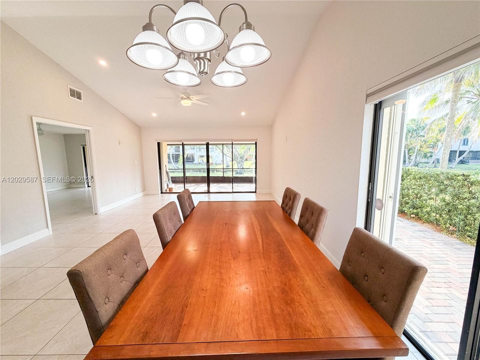 Active With Contract: $449,999 (2 beds, 2 baths, 1956 Square Feet)