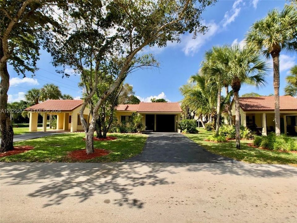For Sale: $449,999 (2 beds, 2 baths, 1956 Square Feet)