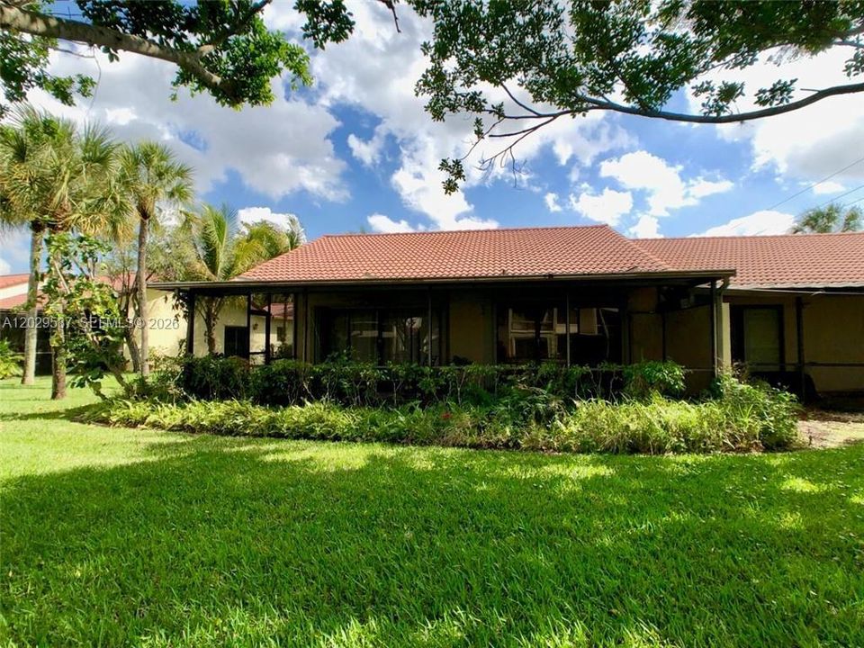 For Sale: $449,999 (2 beds, 2 baths, 1956 Square Feet)